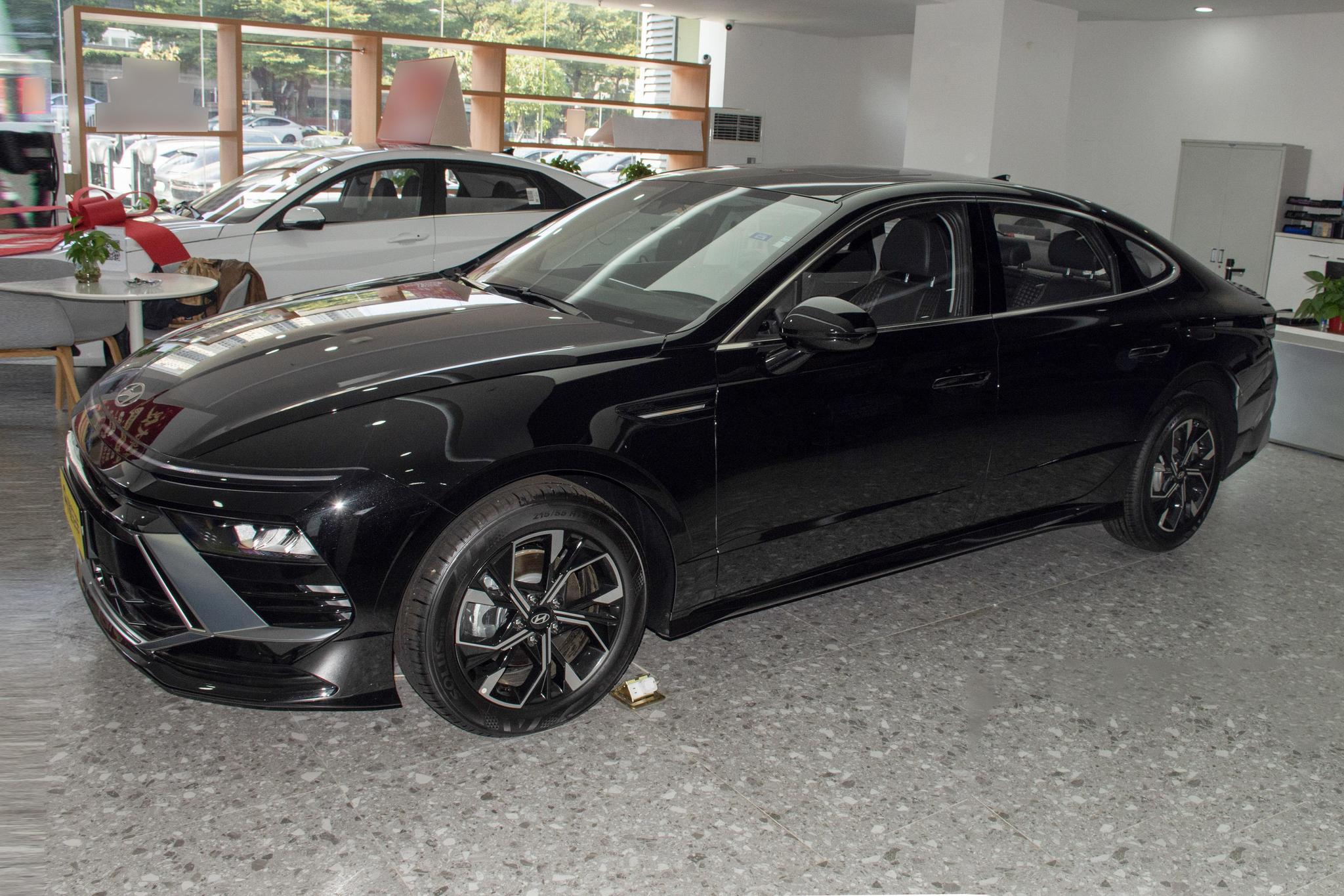 Hyundai Hyundai Sonata 2015 Hyundai Sonata 2015 2.4L Top Price