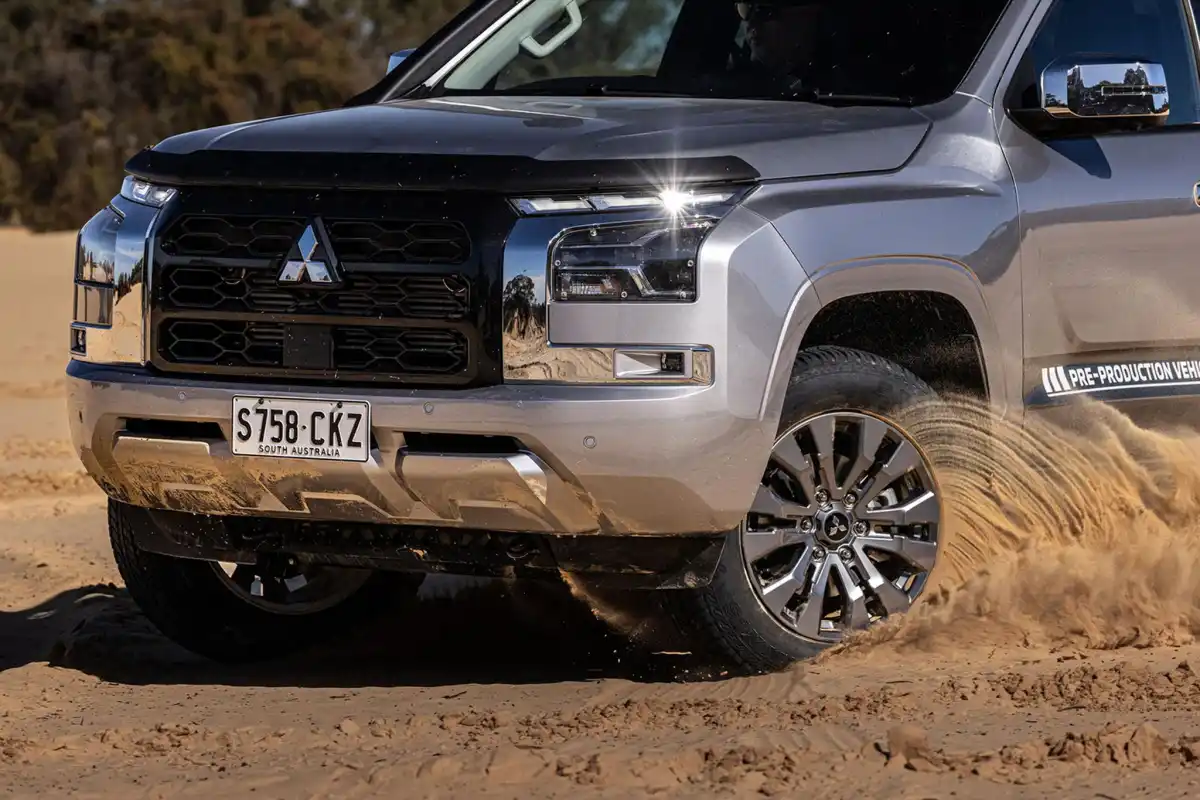 mitsubishi pickup l200 price in uae