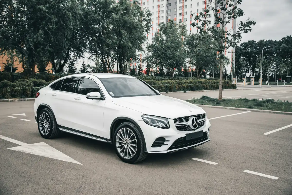 a white mercedes benz benz benz benz benz benz benz benz benz benz benz benz benz