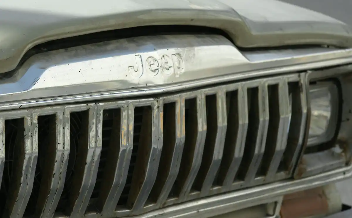 The image shows the front grille of a jeep.