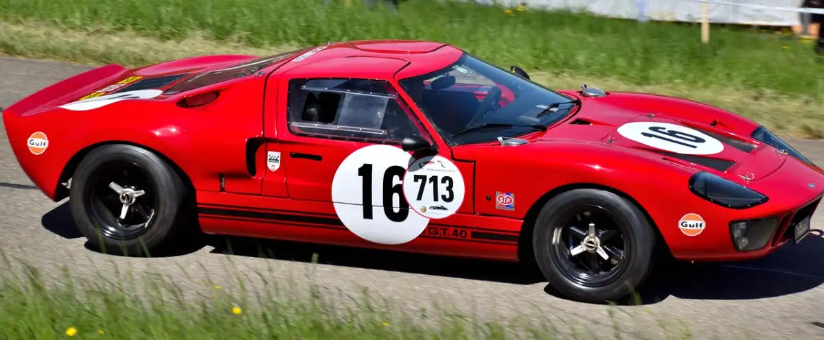 Free Ford Gt 40 Run Uphill photo and picture