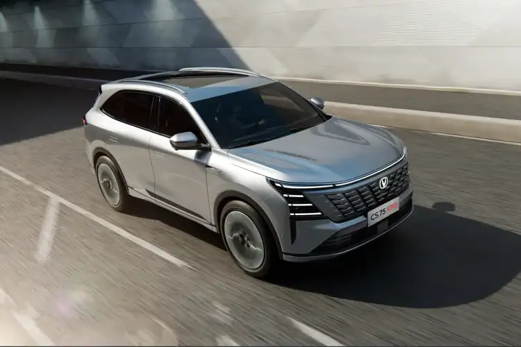 إطلاق سيارة تشانجان CS75 PLUS الجديدة بمحرك 1.5T وناقل حركة 8AT