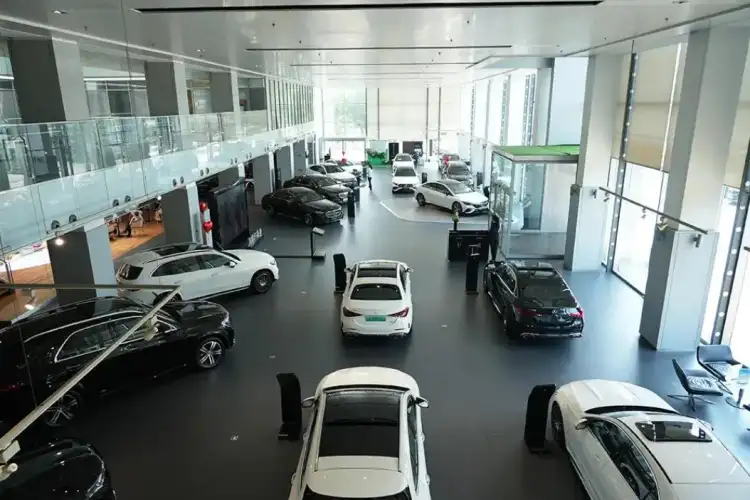 How to Get the Lowest Price in Negotiating with Car Dealers