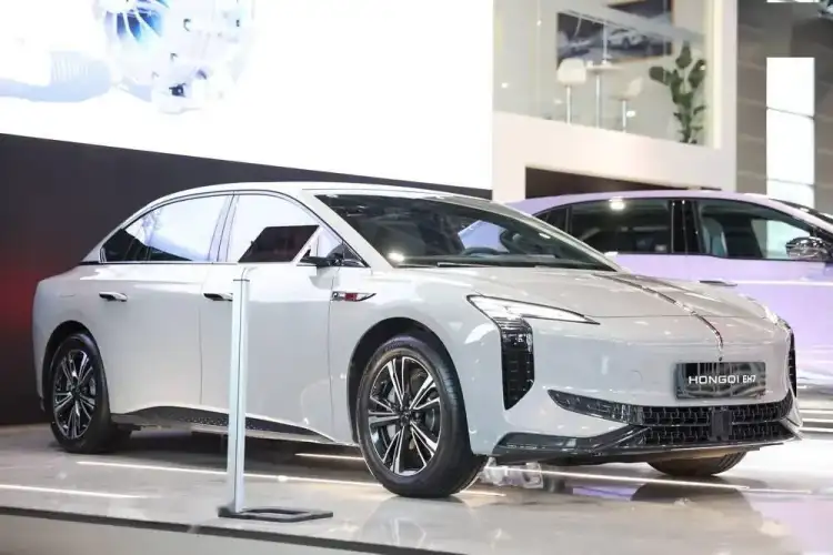 MONDIAL DE L'AUTO 2024: EH7 and EHS7