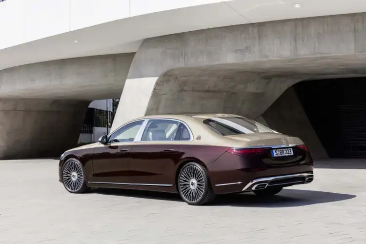 Mercedes recalls 27,190 S-Class sedans due to potential engine stalling