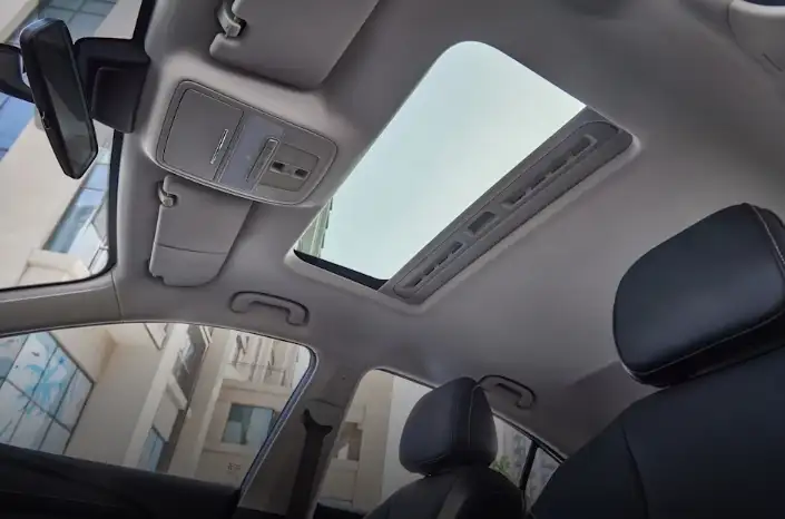 MG5's electric sunroof