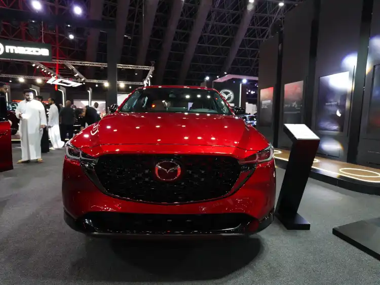 نظرة خاطفة على سيارة مازدا CX-5 2025: معرض جدة للسيارات 2024