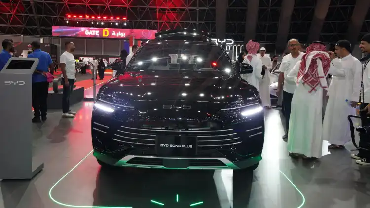 نظرة خاطفة على سيارة BYD SONG PLUS 2025: معرض جدة للسيارات 2024