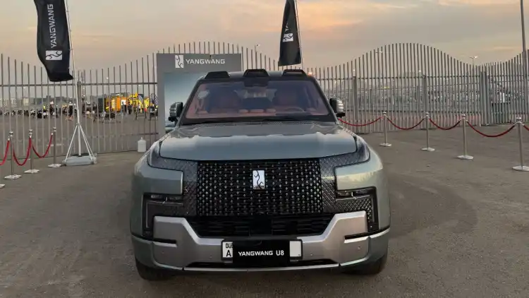 الكشف عن سيارة يانج وانج U8 في معرض جدة الدولي للسيارات 2024