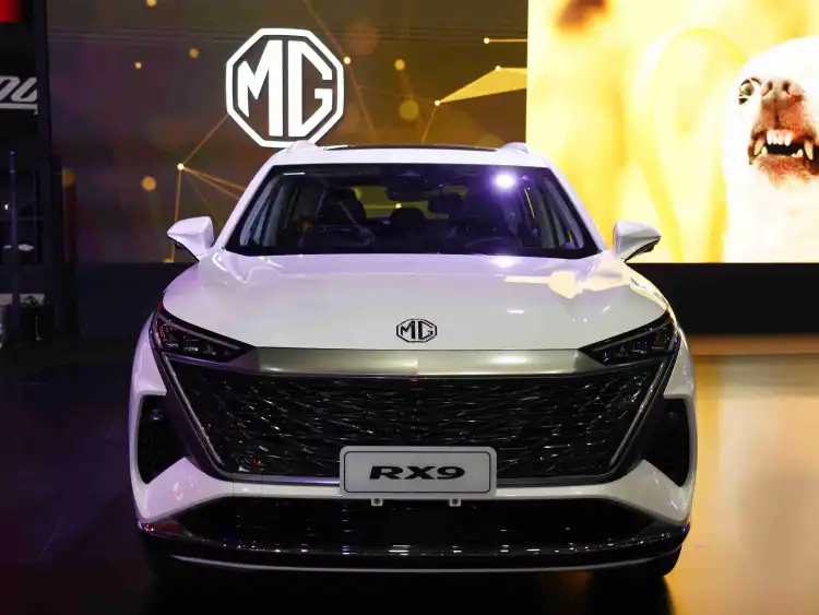 نظرة خاطفة على سيارة إم جي RX9 2025: معرض جدة للسيارات 2024