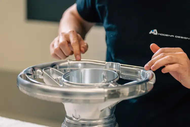 Pagani Showcases Artistry to Rivals via Modena Design