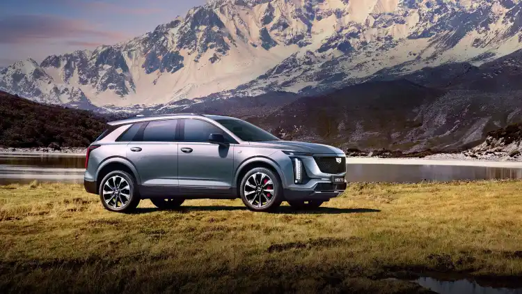 New Cadillac XT5 Debuts in China with Lyriq-Inspired Design