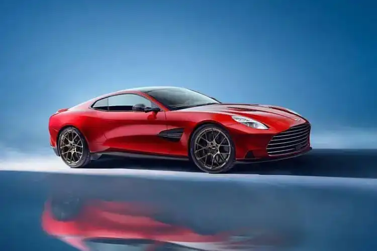 2025 Aston Martin Vanquish Debuts