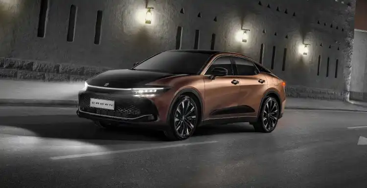 2025 Toyota Crown Price and Model Comparison