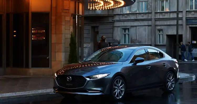 SAR 100,000 budget, how does Sedan choose?