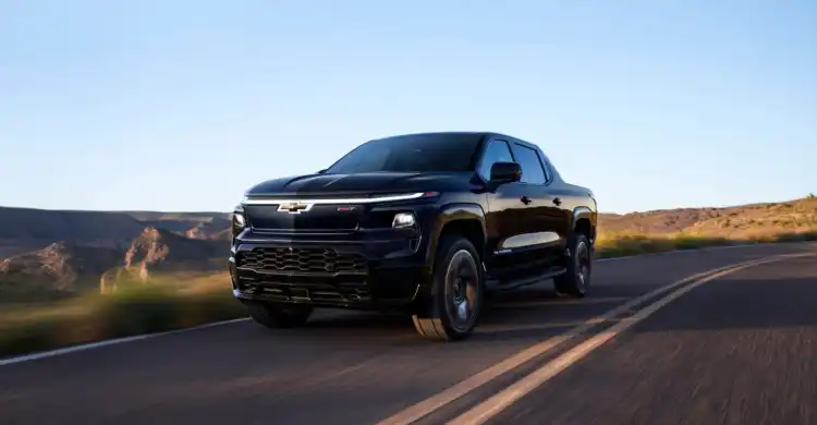 2025 Chevrolet Silverado EV Boosts Range to 492 Miles