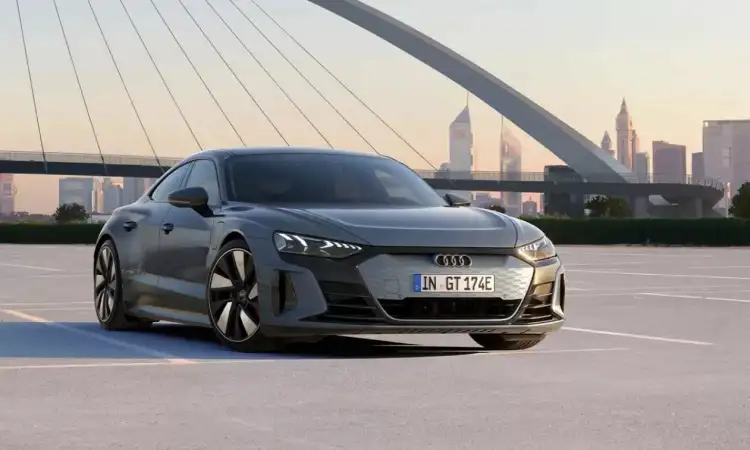 تحديثات جديدة لسيارة اودي اي ترون جي تي 2025