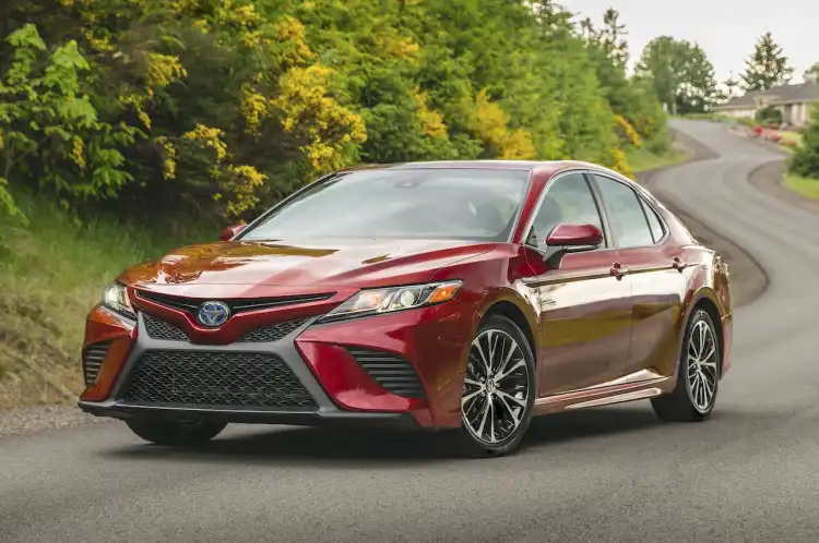 Safest new cars: Toyota Camry, Honda Civic earn 2024 Top Safety Pick awards