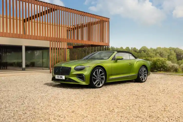 2025 Bentley Continental: Girls' favourite gorgeous coupe