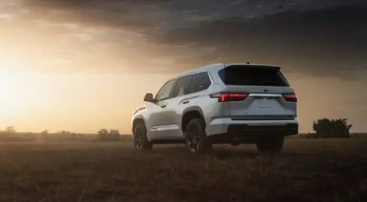 2025 تويوتا سيكويا السعر ارتفع إلى 64120 دولارًا