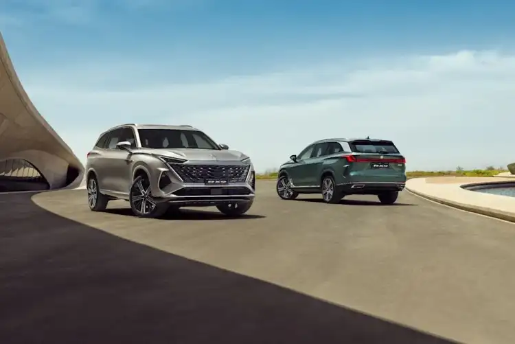 High-Quality Images of 2025 MG RX9 Interior and Exterior