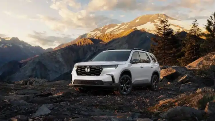 2025 هوندا بايلوت بلاك إديشن يتصدر مجموعة سيارات الدفع الرباعي