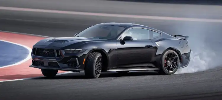 فورد موستانج 2025: 500 حصان، ترقيات مفصلة