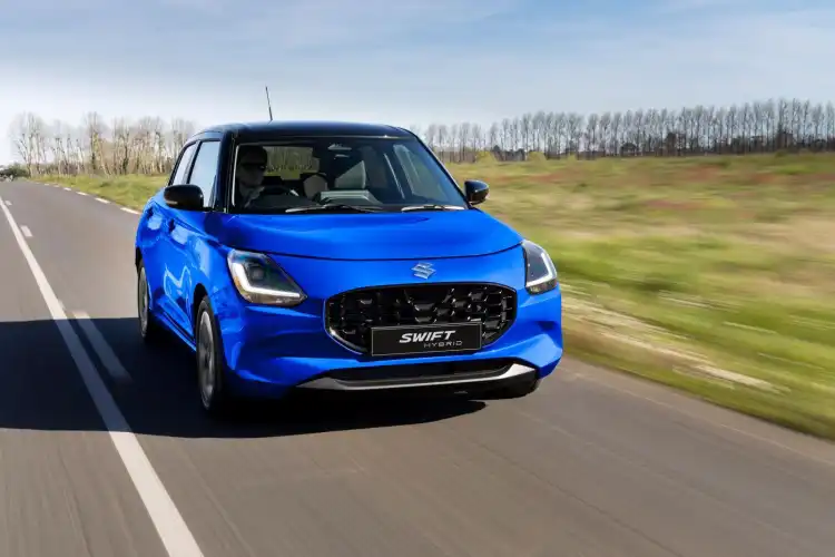 سوزوكي سويفت دزاير 2025 في السعودية: المواصفات والمتغيرات والأسعار