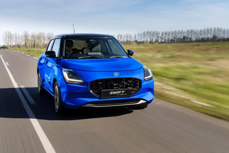 سوزوكي سويفت دزاير 2025 في السعودية: المواصفات والمتغيرات والأسعار