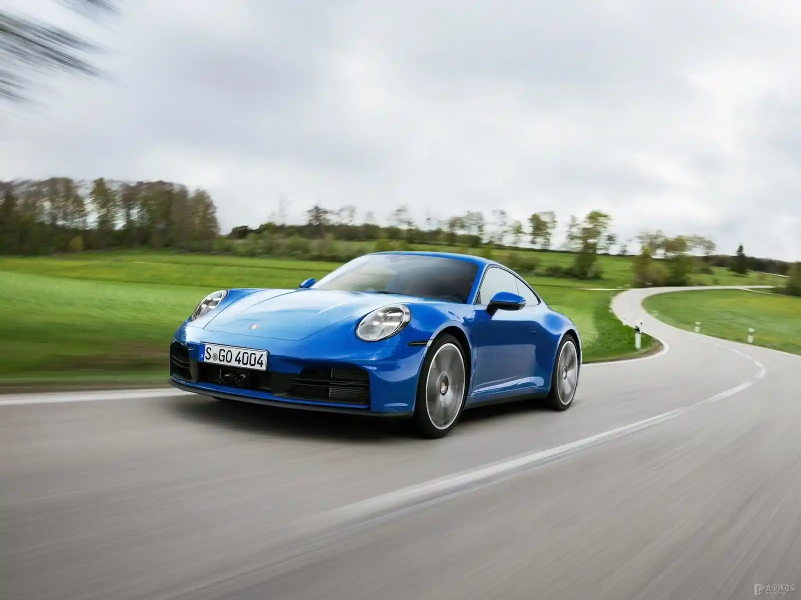 تحديثات رائعة لبورش 911 GT3 موديل 2025