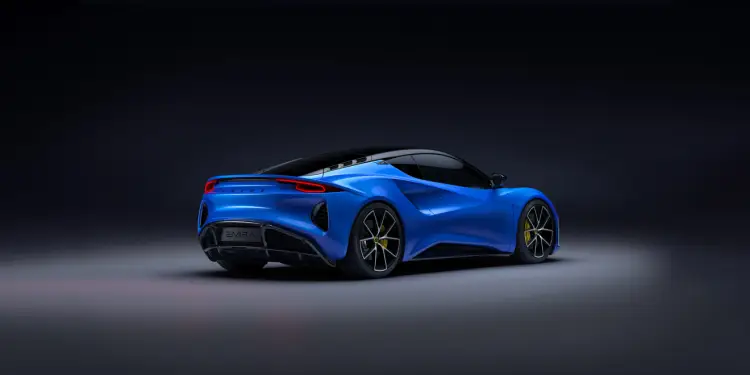 مواصفات لوتس اميرا 2025 بجميع الفئات والأسعار المتوفرة وأبرز العيوب والمميزات