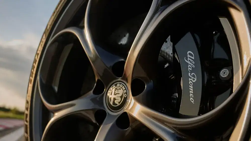 2024alfaromeogiuliaquadrifogliosupersport-9.webp
