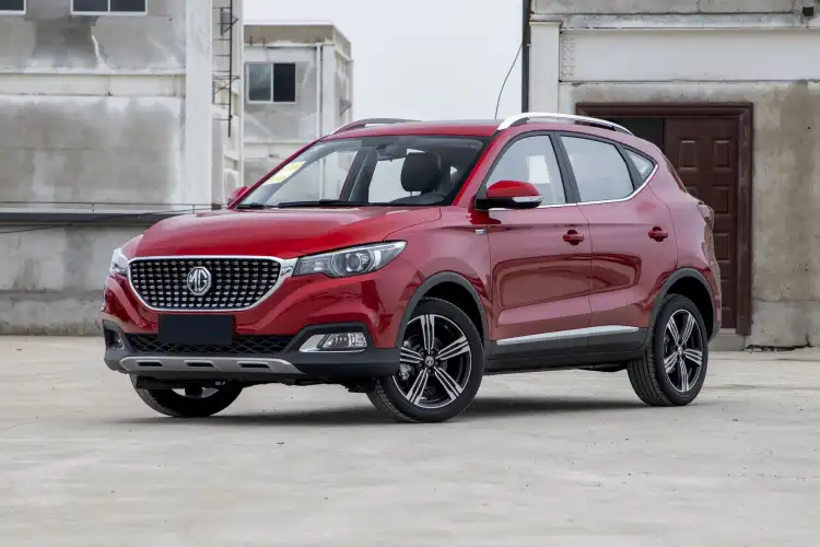 2025 MG ZS، بسعر يبدأ من 63,445 ريال، فتحة سقف بانورامية، كاميرا رؤية محيطية 360 درجة