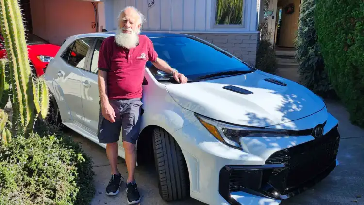 87 year old grandfather buys Toyota GR Corolla, the first “4-door car” in his life!