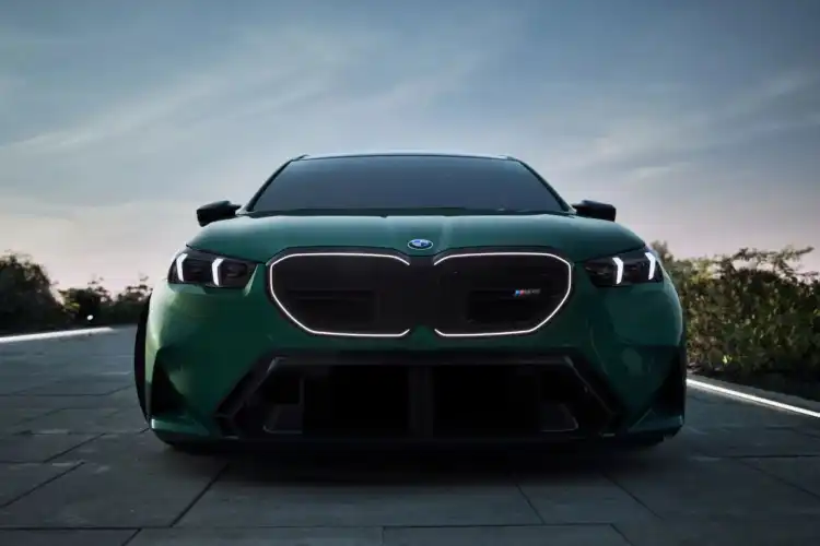 BMW to Keep V8 Engine for Middle East and U.S. Markets