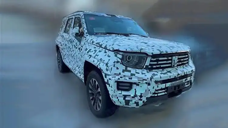 Spy Photos Reveal the 2025 Tank 700 Hi4-T