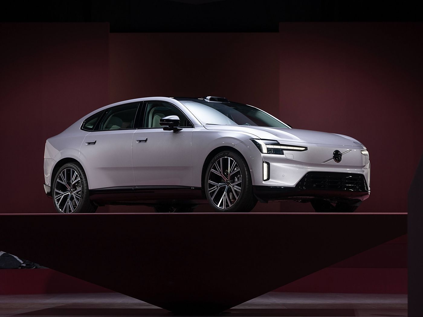 Volvo ES90 Global Debut A Blend of Sedan and SUV, Launching Later