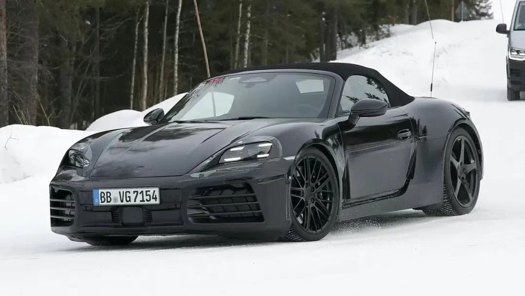 Porsche May Introduce a New Internal Combustion Engine SUV