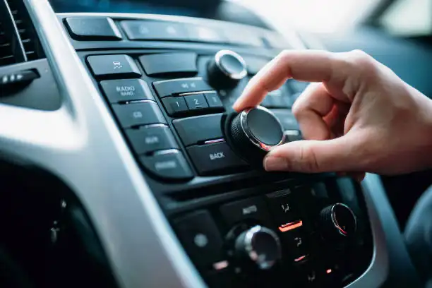 2025 Ultimate Guide to Choosing a Car Radio