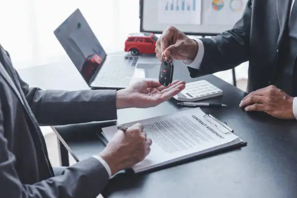 شرح كامل لعملية نقل ملكية المركبة من أبوظبي إلى دبي