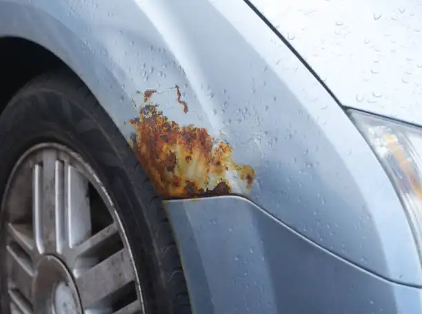 5 طرق فعالة لإزالة بقع الصدأ من طلاء السيارة