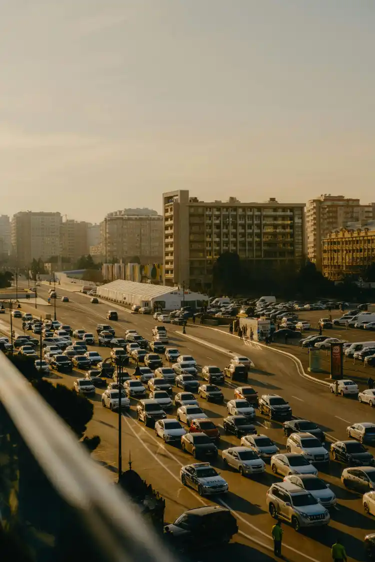  استكشاف أسعار الأمثل نيسان 2025 في الإمارات العربية المتحدة