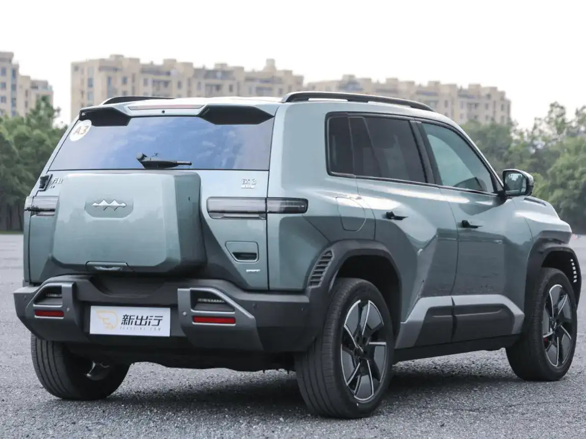 BYD Unveils FangChengBao Tai 3 with Futuristic Design and Built in Drone