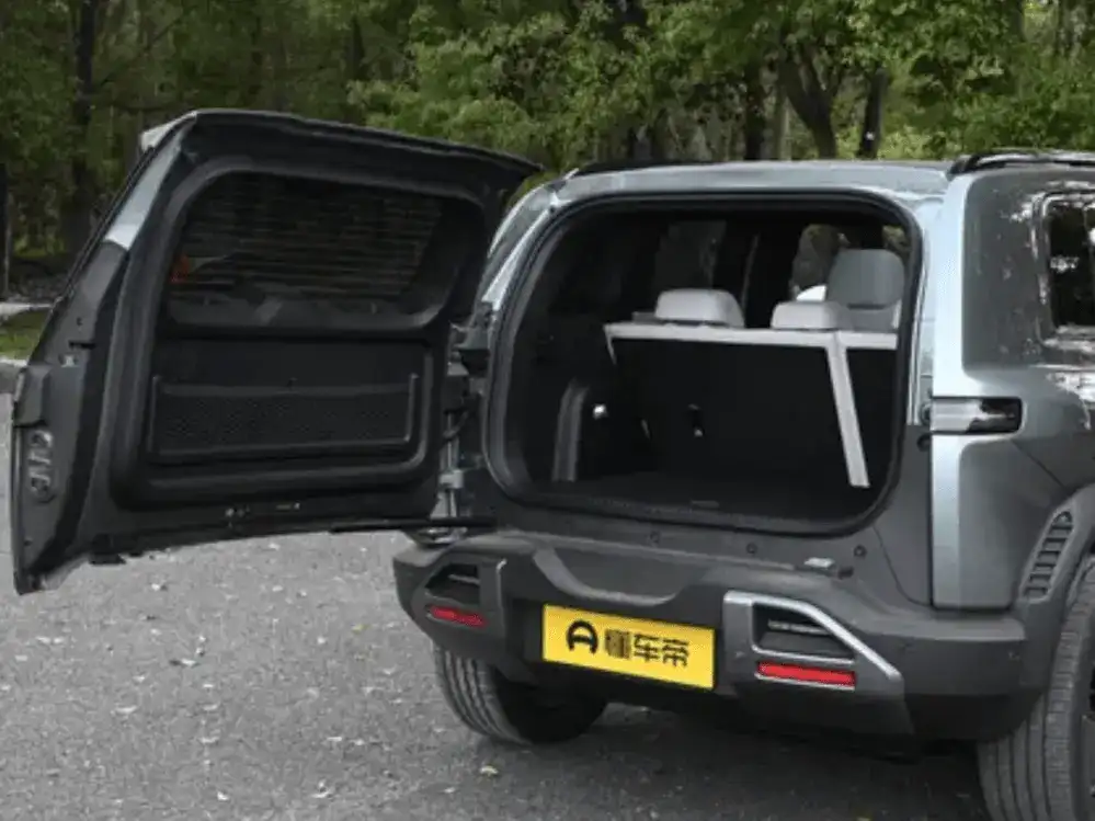 BYD Unveils FangChengBao Tai 3 with Futuristic Design and Built in Drone