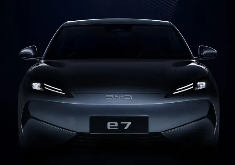 بي واي دي تخطط لإطلاق اي 7 الكهربائية للفئة المتوسطة