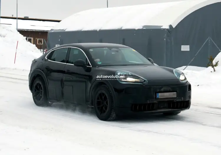 بورشه كايين الكهربائية في الصور التجسسية: قد نراها في أواخر 2025