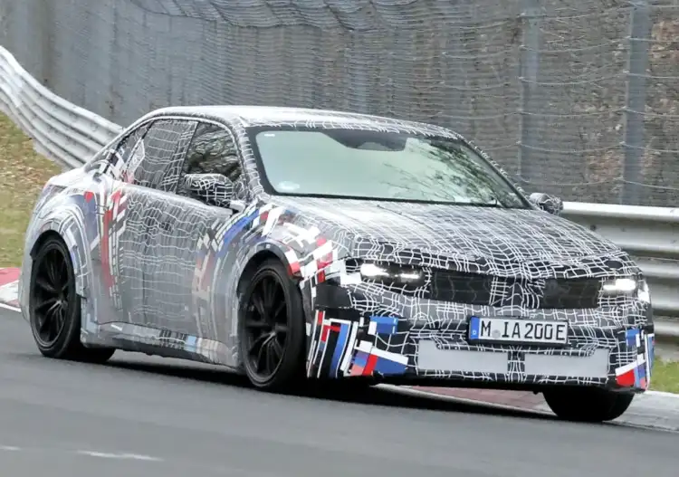 لمحبي بي ام دبليو، أحمل لكم الأخبار غير السارة، وأخبار سارة، وأخبار محمّسة