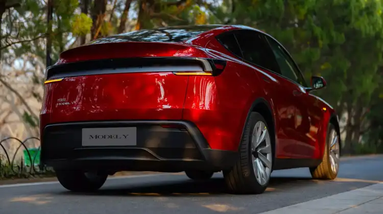 تسلا توقف تجارب القيادة الذاتية الكاملة في الصين مؤقتًا بسبب قوانين جديدة