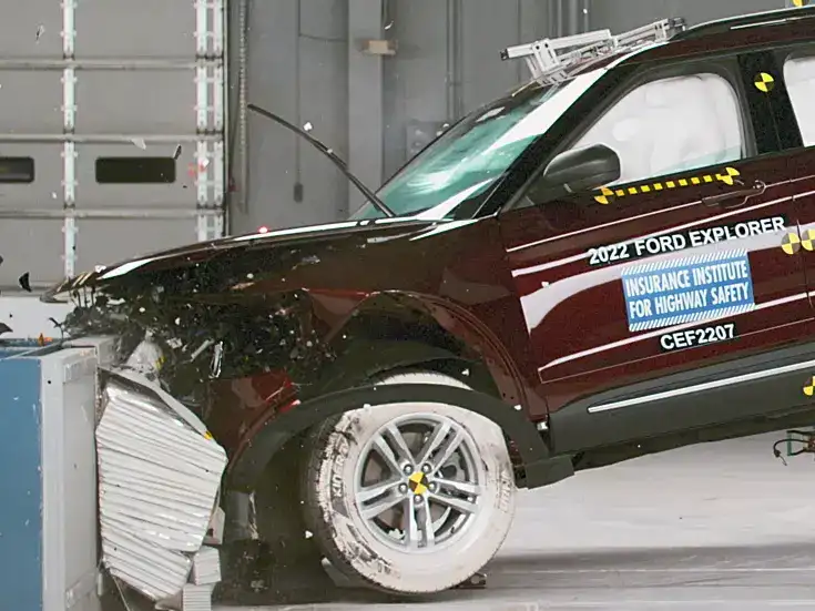 IIHS Crash Tests Reveal Surprising Safety Gaps in Some Full Size SUVs