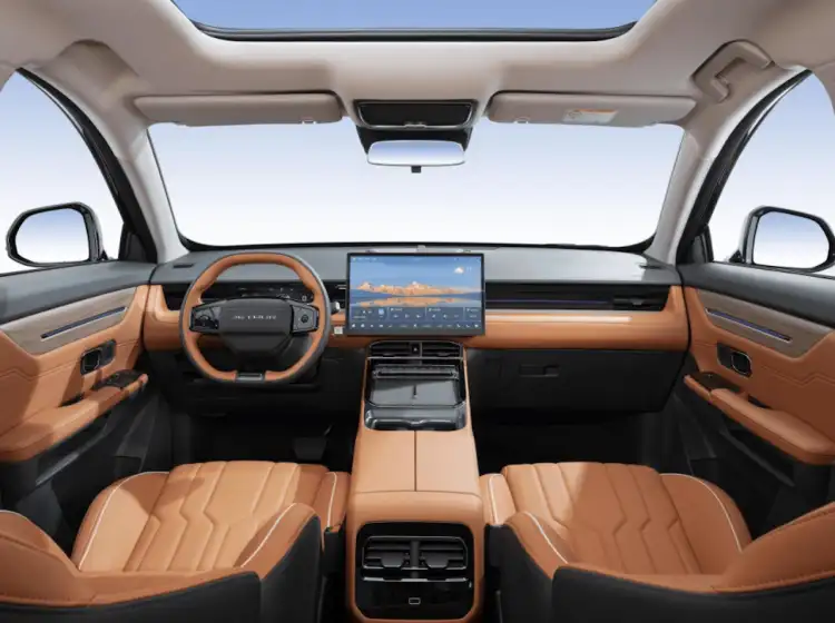 2025 JETOUR Interior Mastery: Smart Cabin Comfort